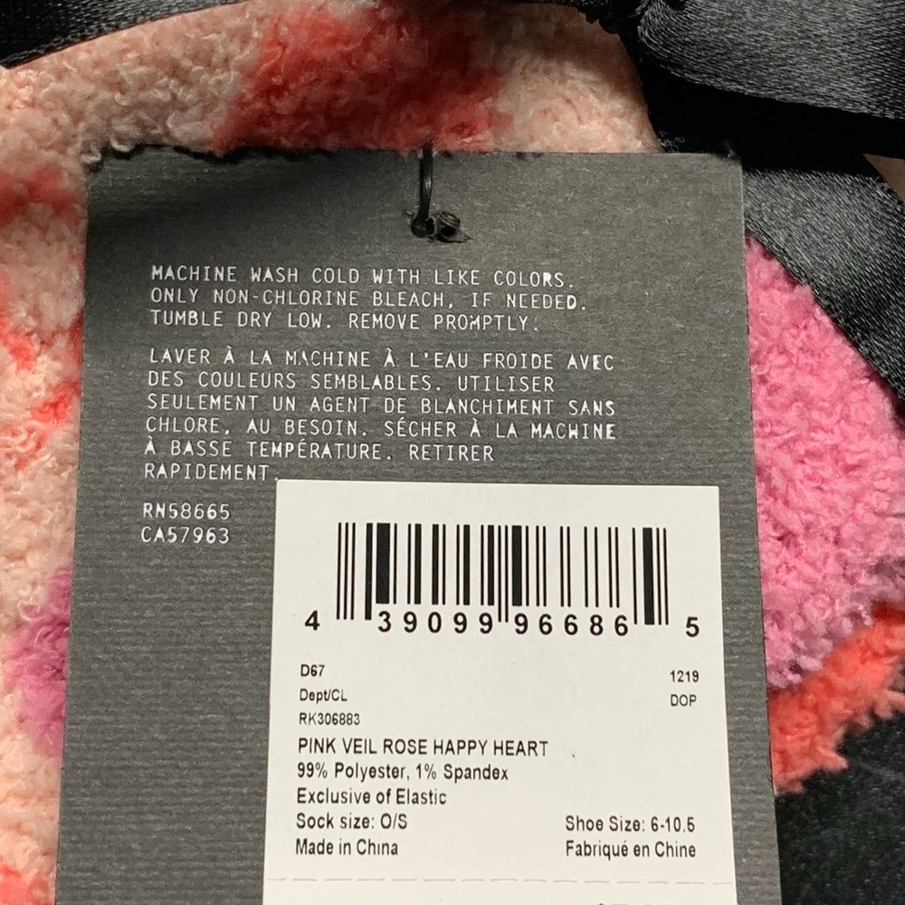 3/$20 Free Press 2 Pair Fuzzy Socks SZ 6-10.5 - Picture 5 of 6
